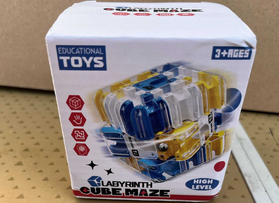 Kostka Logiczna dla dzieci z Labiryntem i Metalową Kulką Gra CUBE MAZE