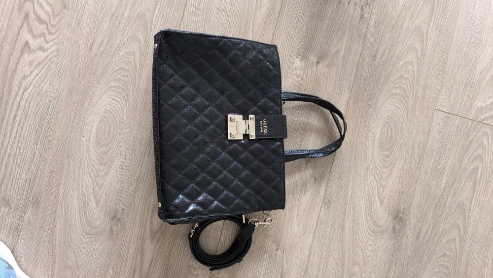 Mala Preta Guess