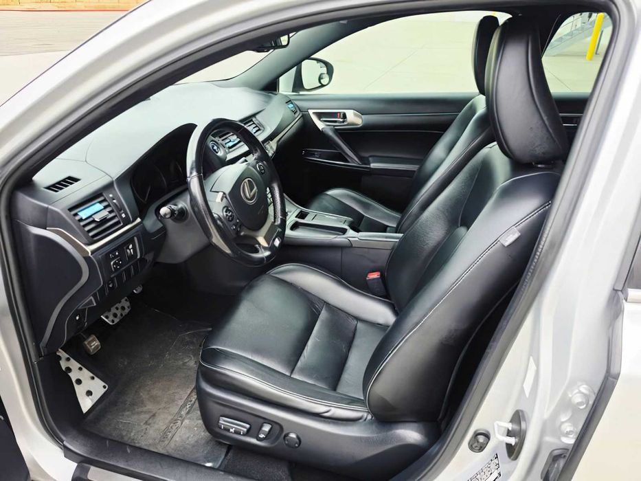 Lexus CT 200h      2017