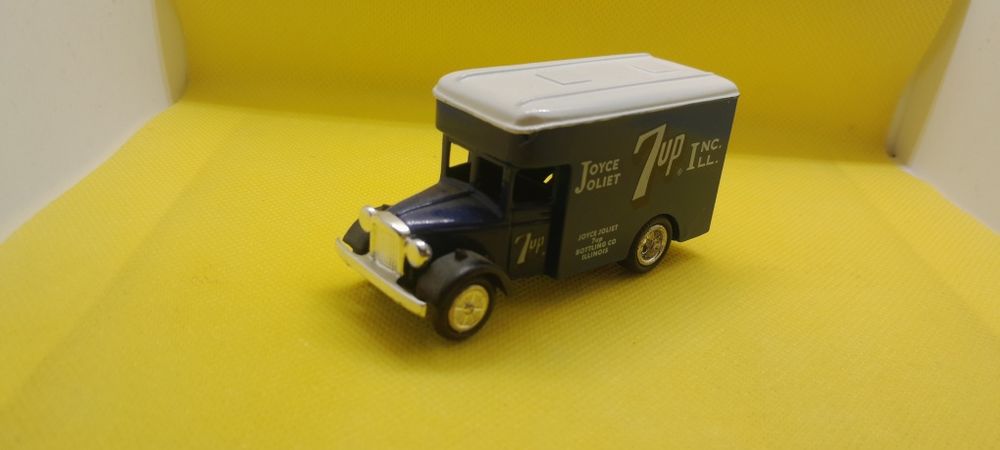20 Miniaturas Carrinhas Transporte