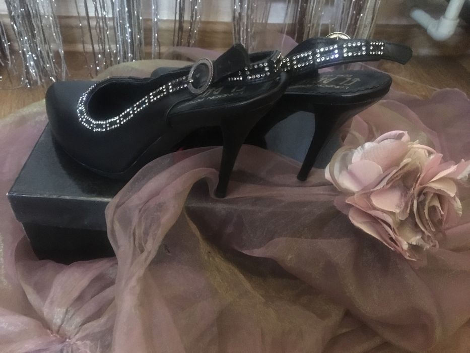 Босоножки женские