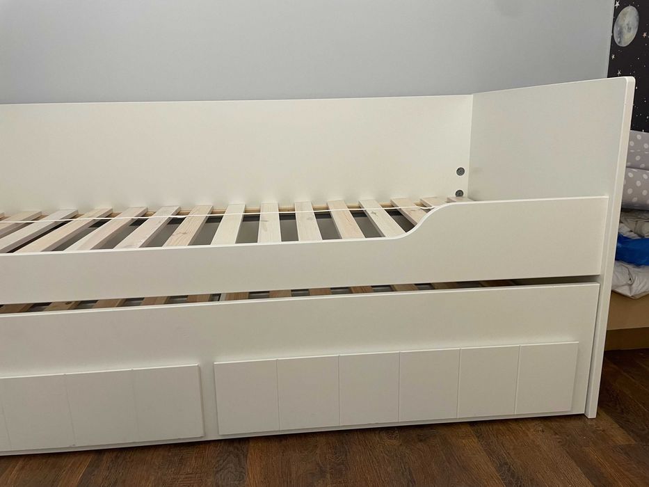 Łóżko zabudowane Calmo białe Pinio 200x90