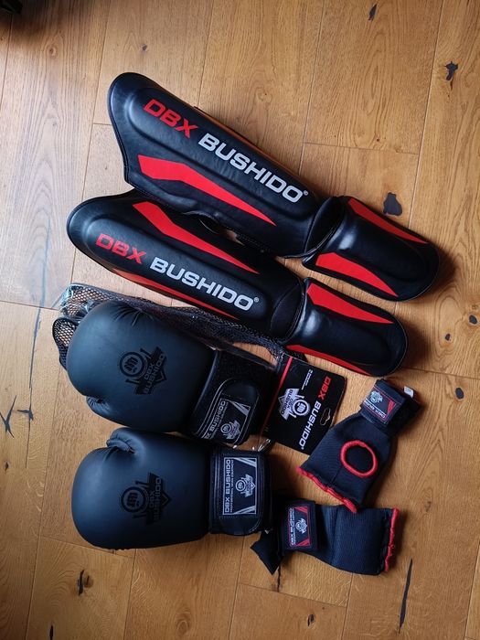 Rękawice Bushido + owijki i ochraniacze
