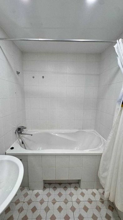 Оренда 4-км. квартири біля Нагорки