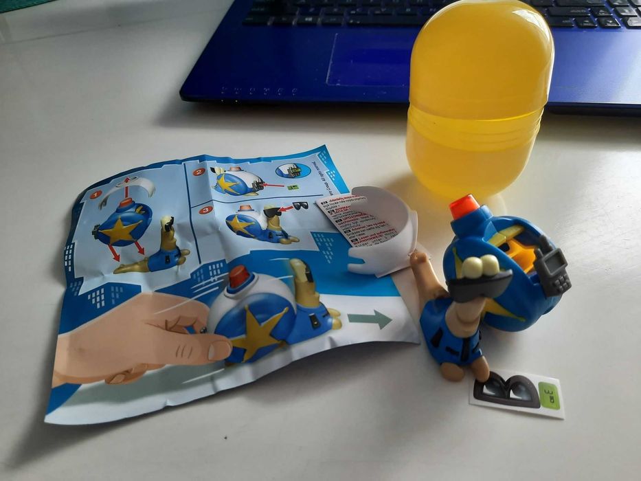 Kinder Niespodzianka Maxi Wielkanoc - ślimak Policjant