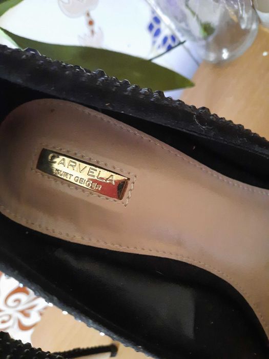Sapatos carvela novos