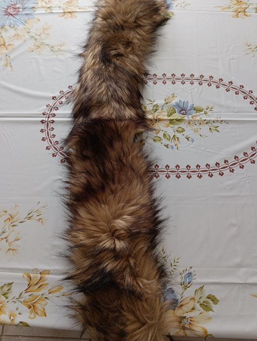 Воротник меховый  для куртки-пальто.