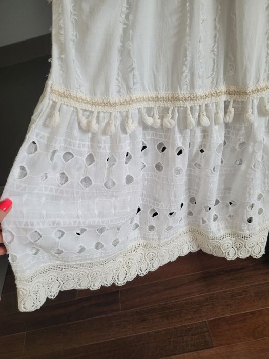 Biała sukienka w stylu boho