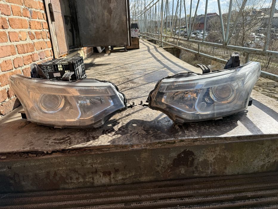 Фара фари передні Mitsubishi Outlander 13-15 лінзовані