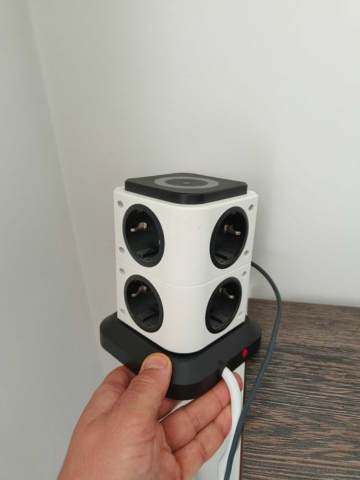 Настільний подовжувач з функцією бездротового заряджання Logan WSB6-2