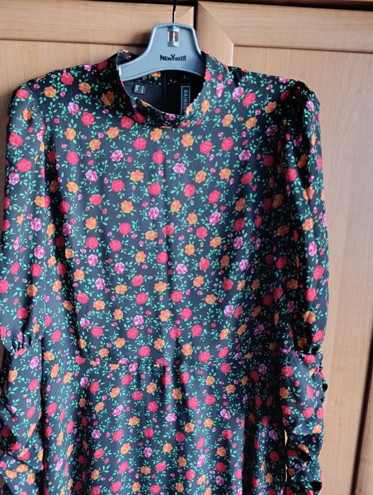 Asymetryczna sukienka w kwiaty