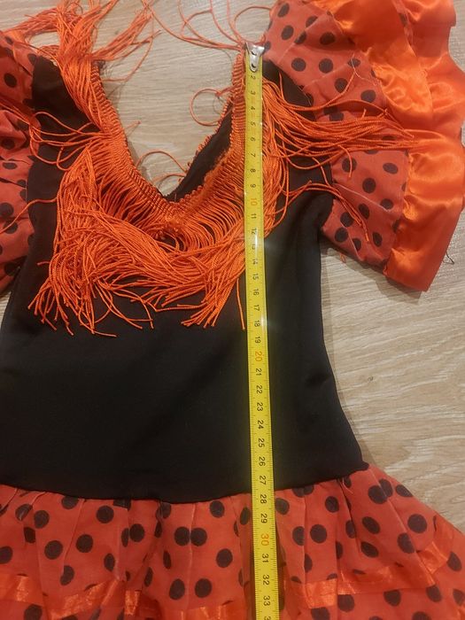 Stroj flamenco dla dziewczynki