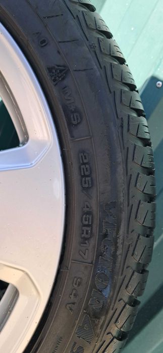 4 jantes R 17 com pneus good year