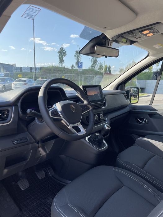Wynajem 9-osobowego Renault Trafic -  od 240 zł/doba