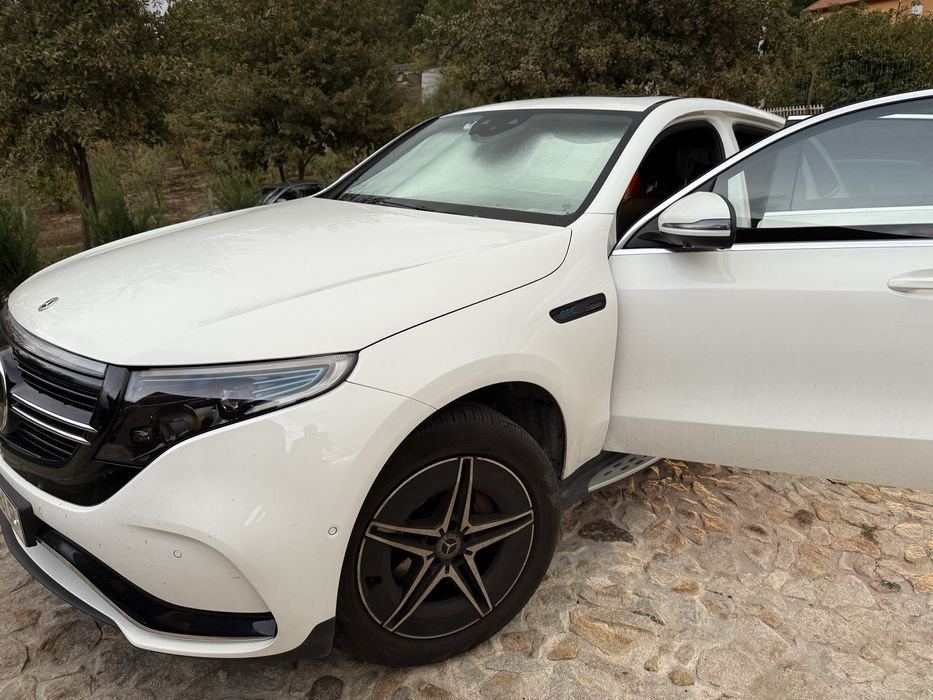 Mercedes Benz     EQC 400