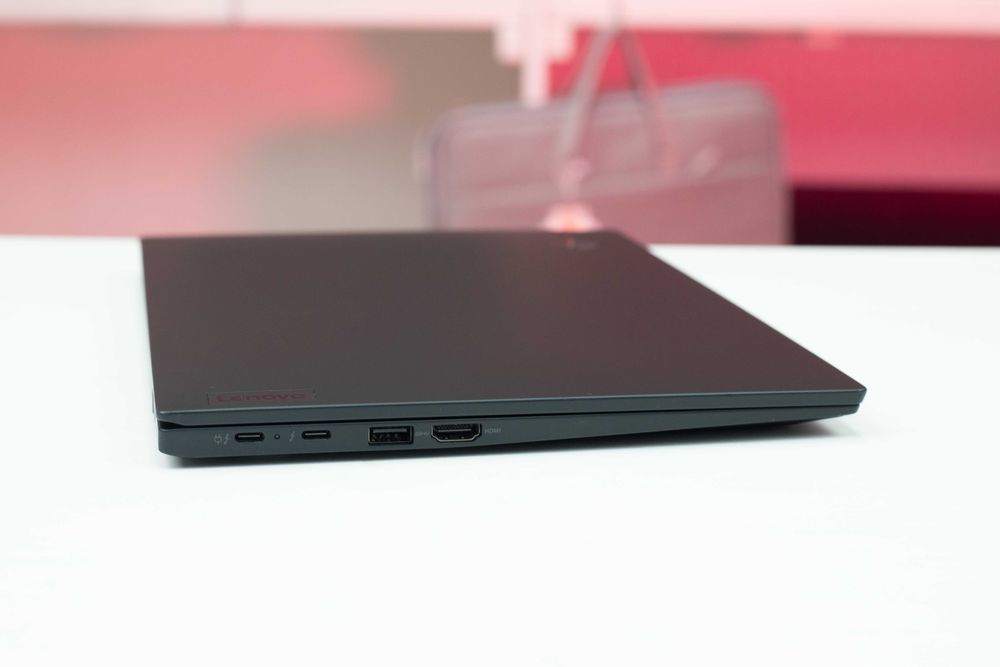 Lenovo ThinkPad X1 Carbon Gen 10 i7-1265U 16RAM 512Gb SSD FHD IPS 14" LTE !