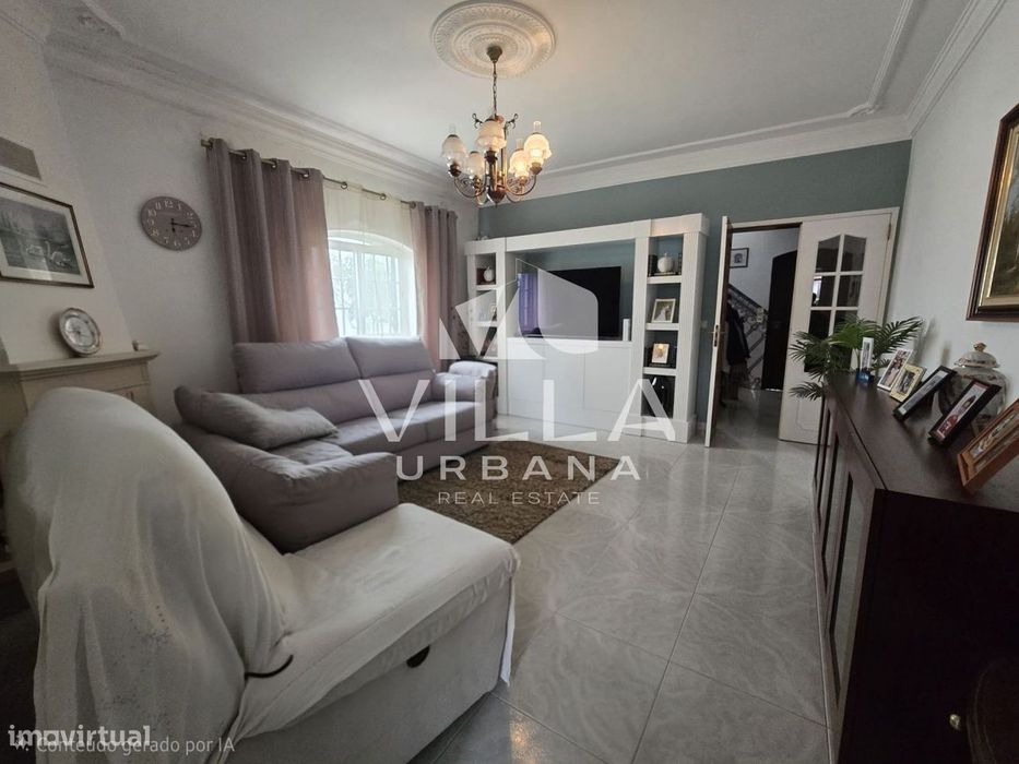 Moradia T4+1 em zona privilegiada nos Foros de Amora