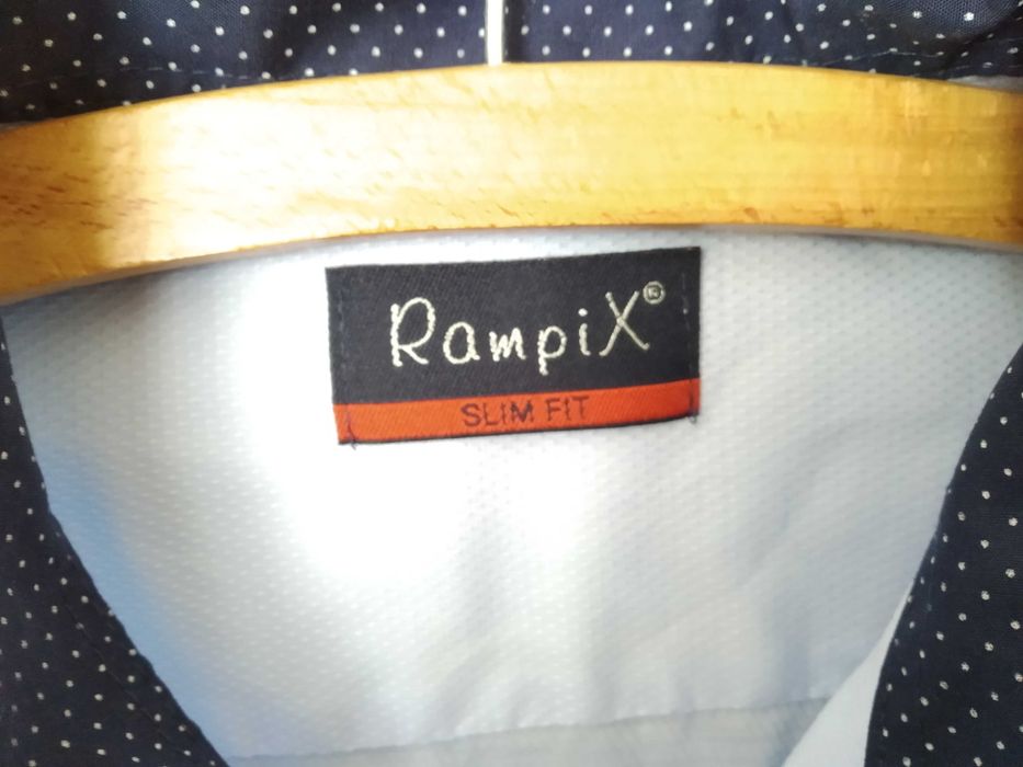 Koszula niebieska z długim rękawem r. M (176-182)