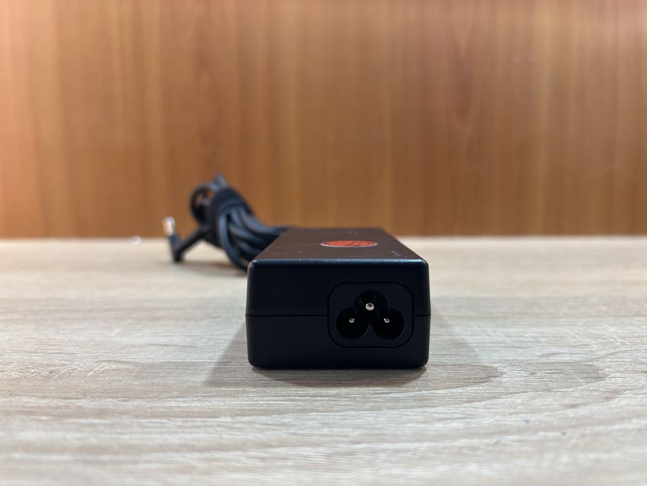 Блок живлення hp 90w  4.5 x 3 мм