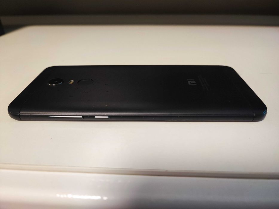 Xiaomi Redmi 5 Plus 4/64Gb Black Global Version стан нового комплект