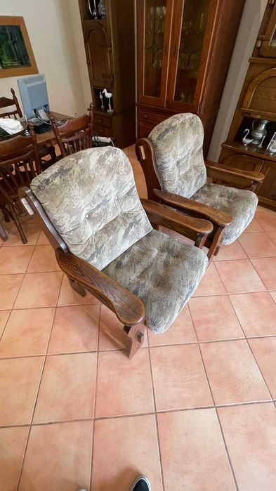 Sofás de madeira maciça