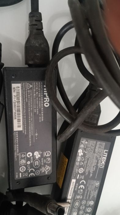 Vendo carregador de notebook