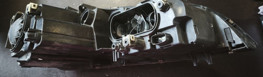 Farol dianteiro Mazda 6 2002/2007
