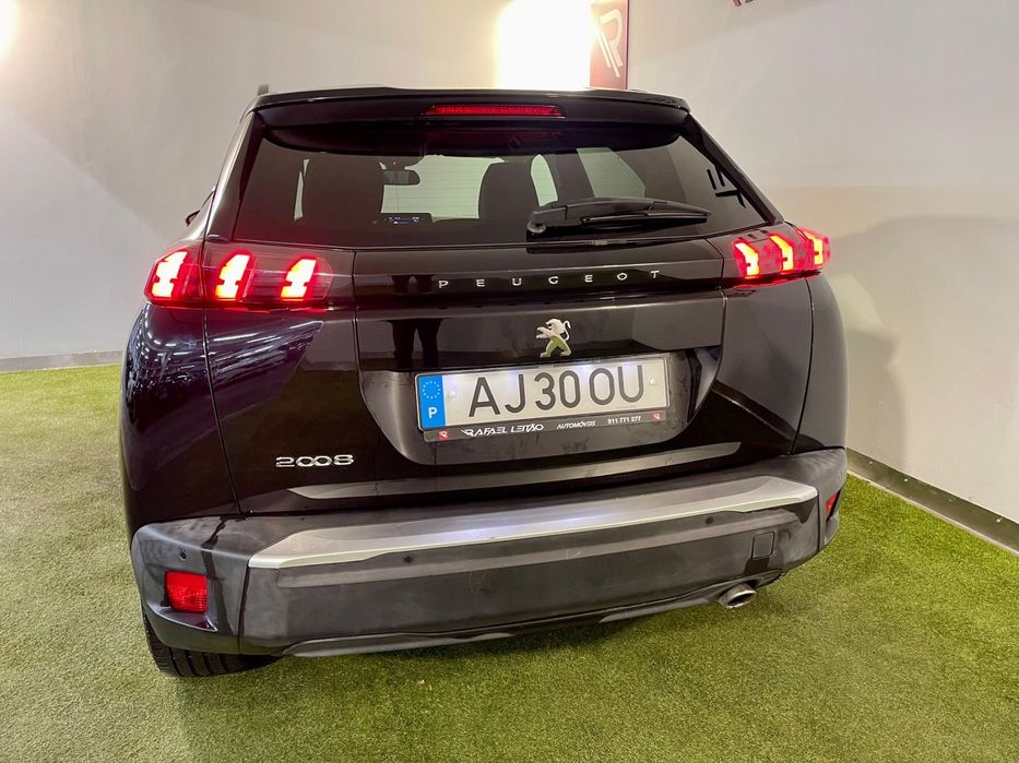 Peugeot 2008 1.5 BlueHDi Allure EAT8