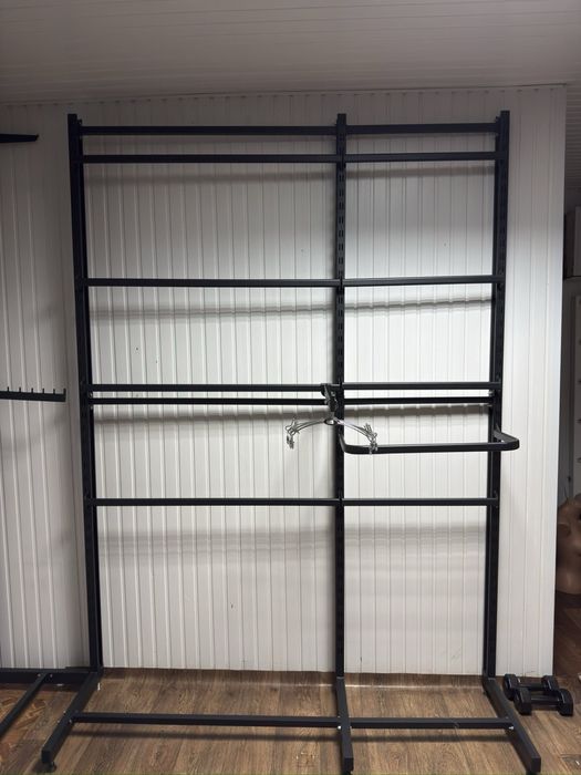 В наявності стелаж для вашого магазину , у використіні було 3 місяці