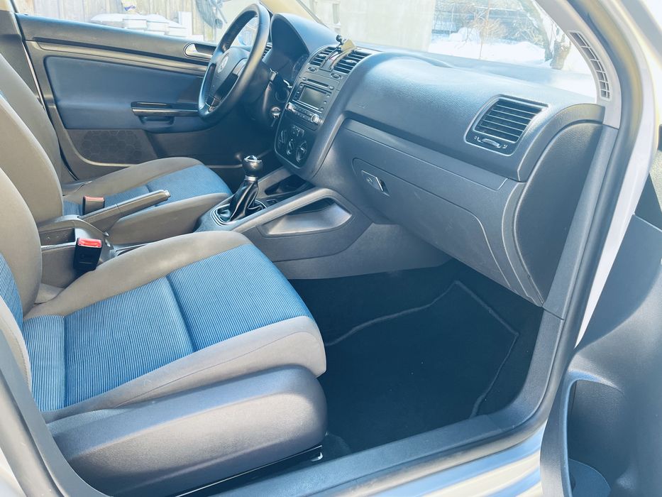 Продам  VW Golf 5