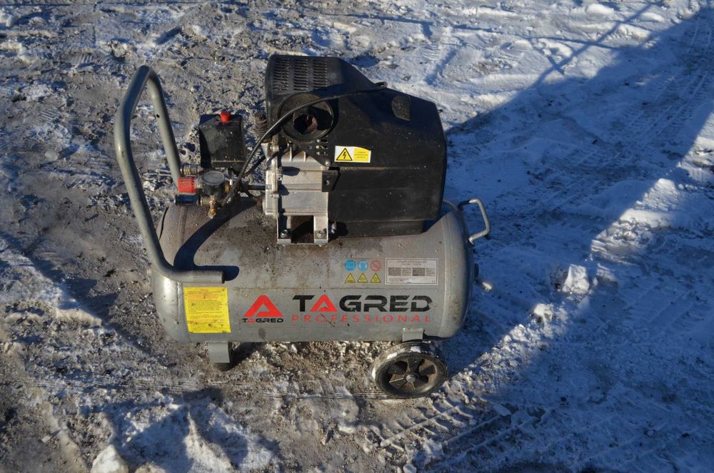Sprężarka Tagred  50 l uszkodzona.