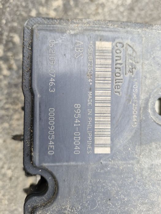 Pompa sterownik abs toyota Yaris 2