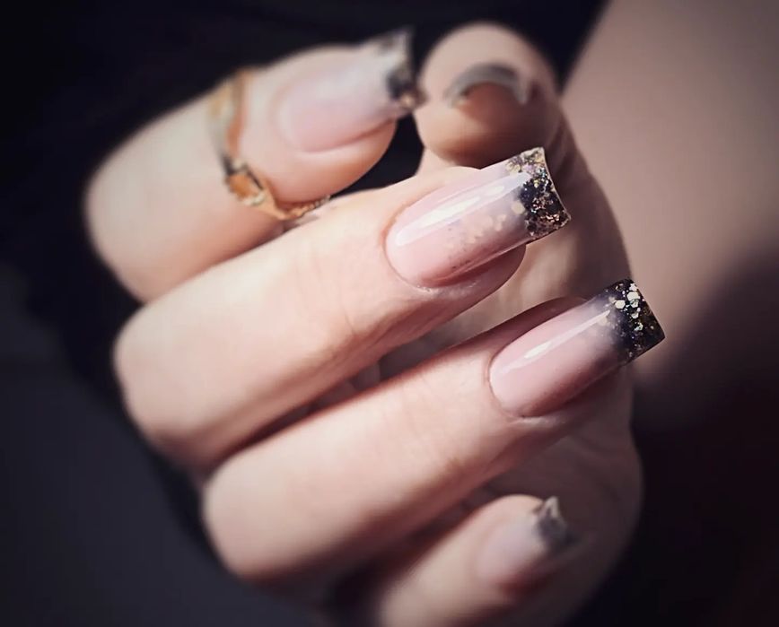 Нарощування нігтів корекція гель-лак манікюр педикюр