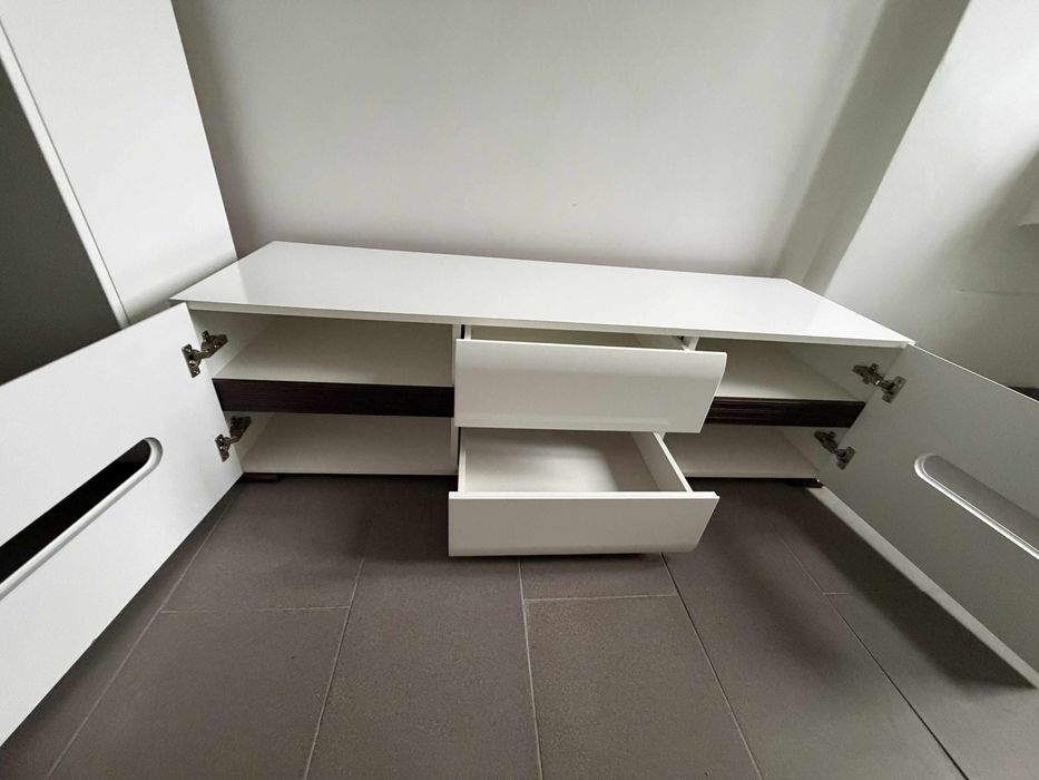 Black Red White meble Azteca Trio