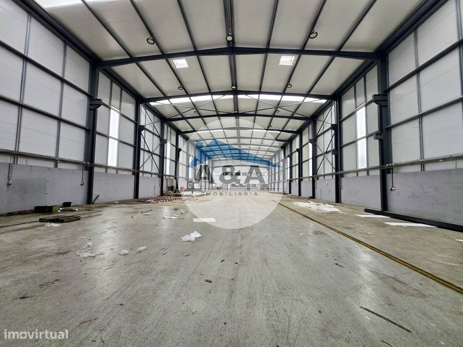 Pavilhão Industrial com Posto de Transformação e Potencial de Cresc...