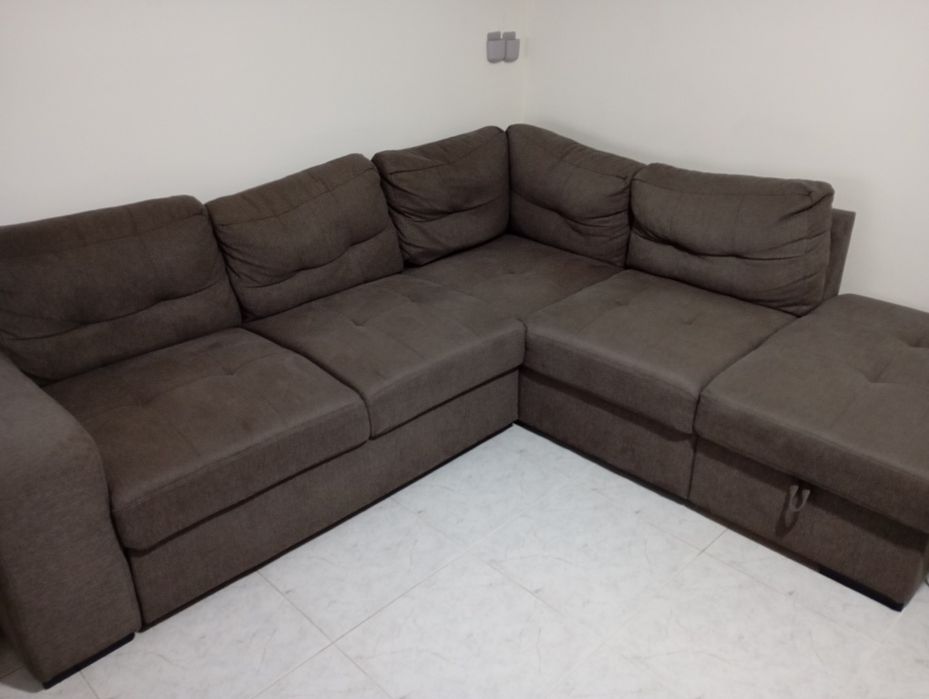 Sofá com chaise longue