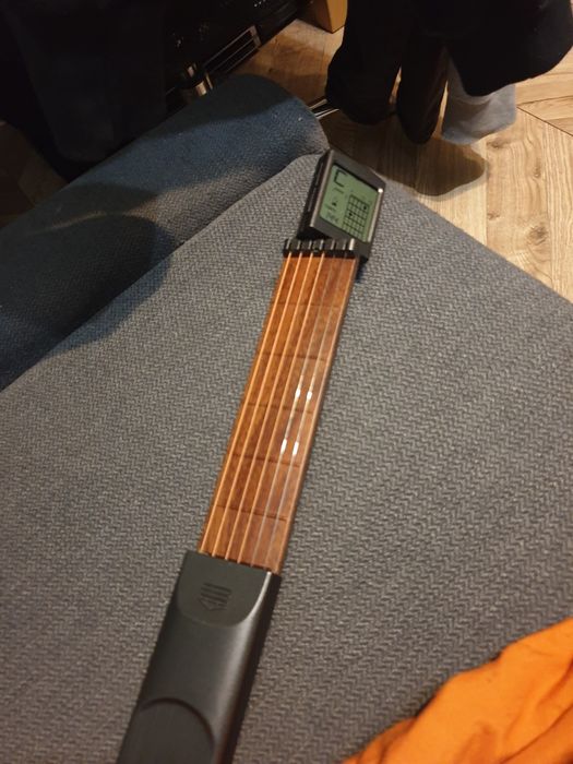 Przyrząd do nauki gry na gitarze solo sct-80