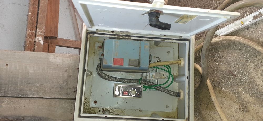 Bomba de água trifásica com quadro elétrico