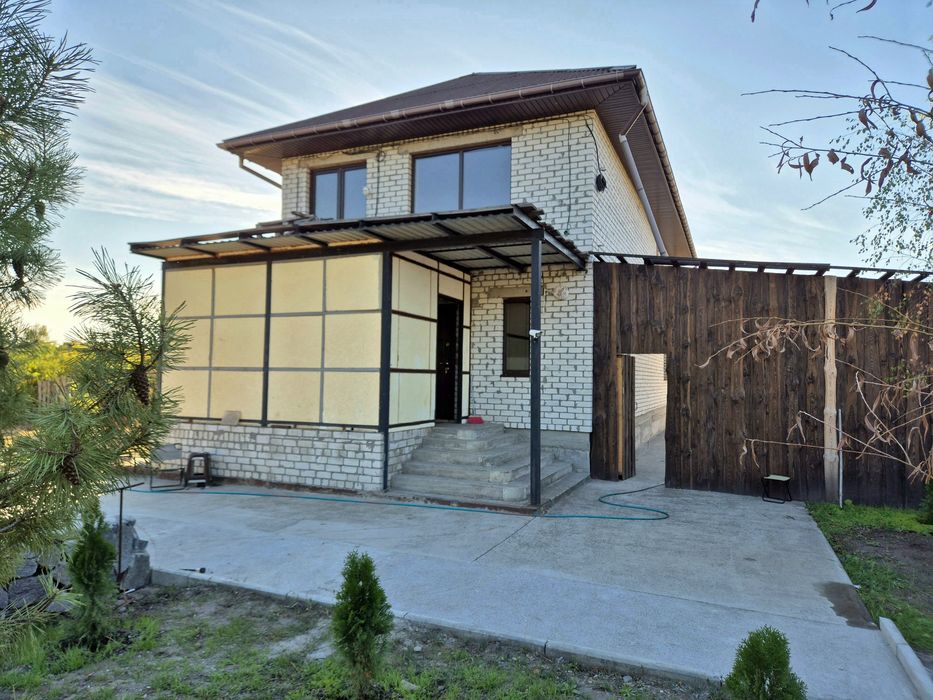 Будинок біля води. Перша лінія