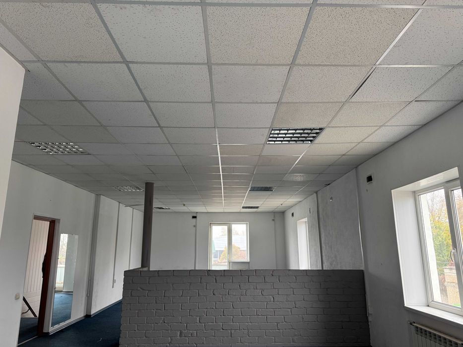 Склад-офіс у центрі міста 3500 м2