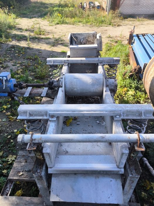 Przesiewacz wibracyjny, sortownik, wytrzęsak