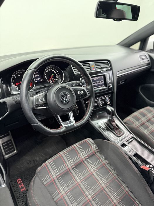 VOLKSWAGEN GOLF 7 GTI DSG