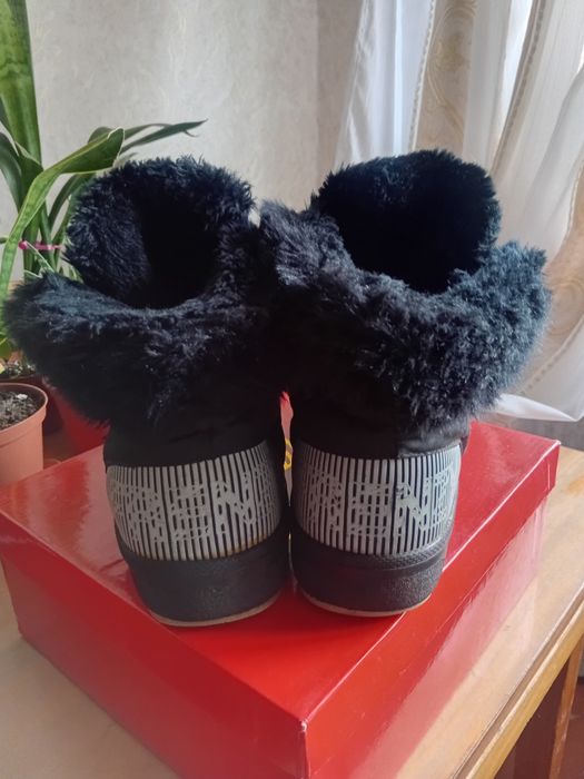 Женские тёплые ботинки на зиму лёгкие  стелька 26,5 размер  41