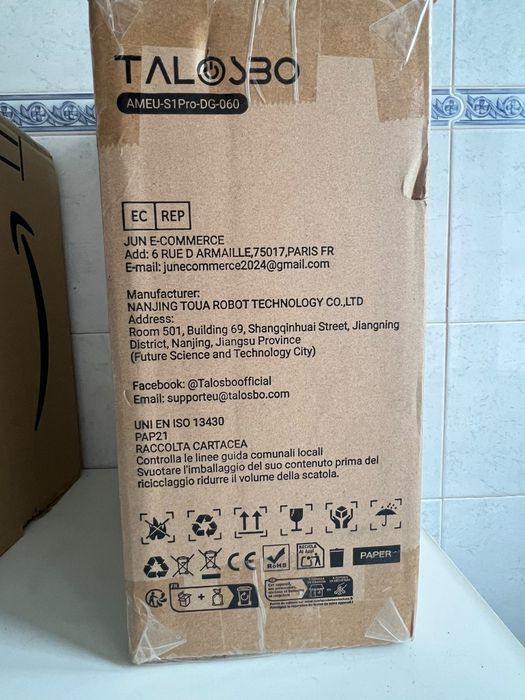 robot limpa-fundos sem fios concebido para a limpeza automática de piscinas.