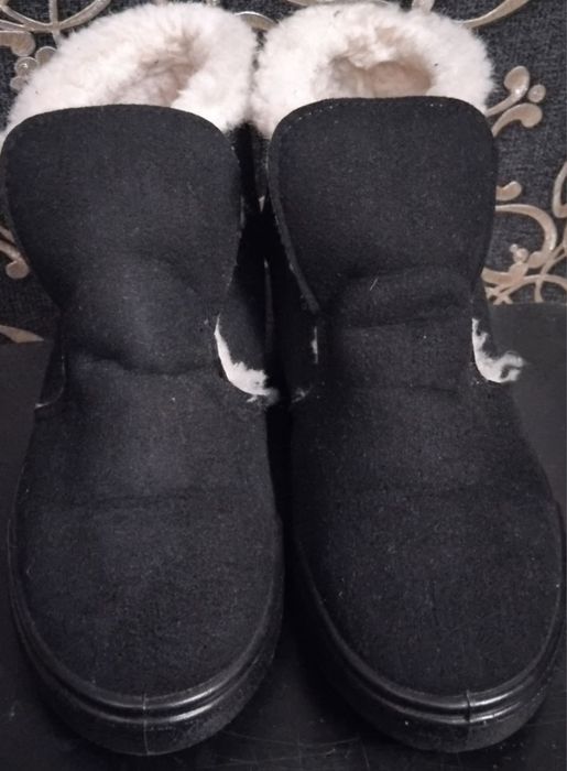 Женские зимние ботинки