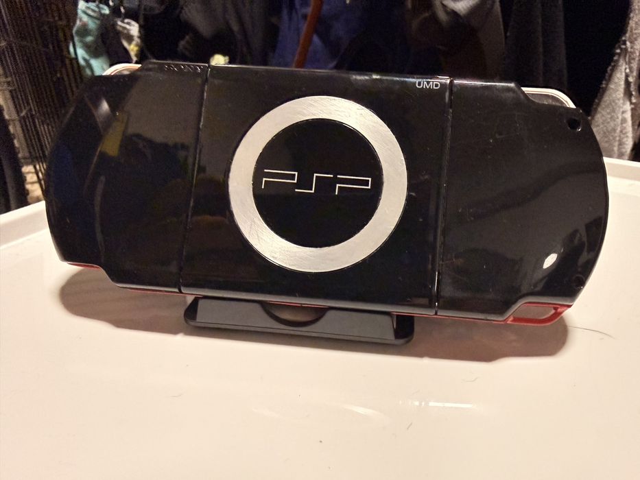 Playstation Portable PSP-2000 Black and Red Edition