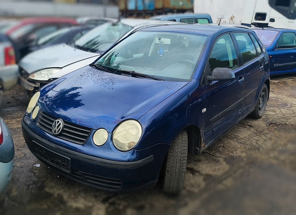 Volkswagen polo maska.
