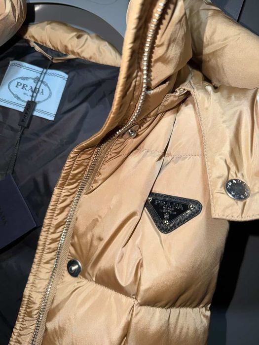 Пуховая жилетка Prada