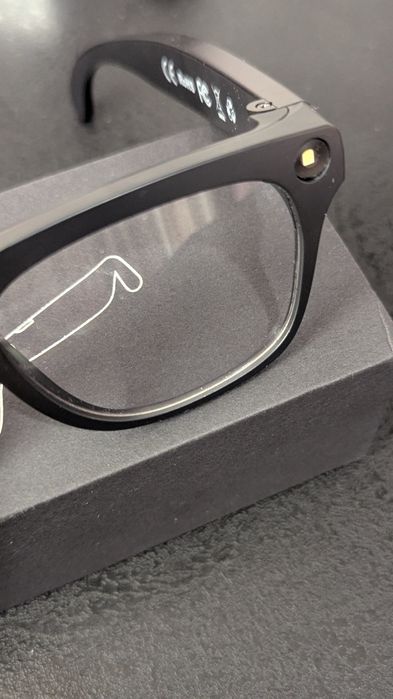 Розумні окуляри з AI-асистентом, камерою,навушниками .