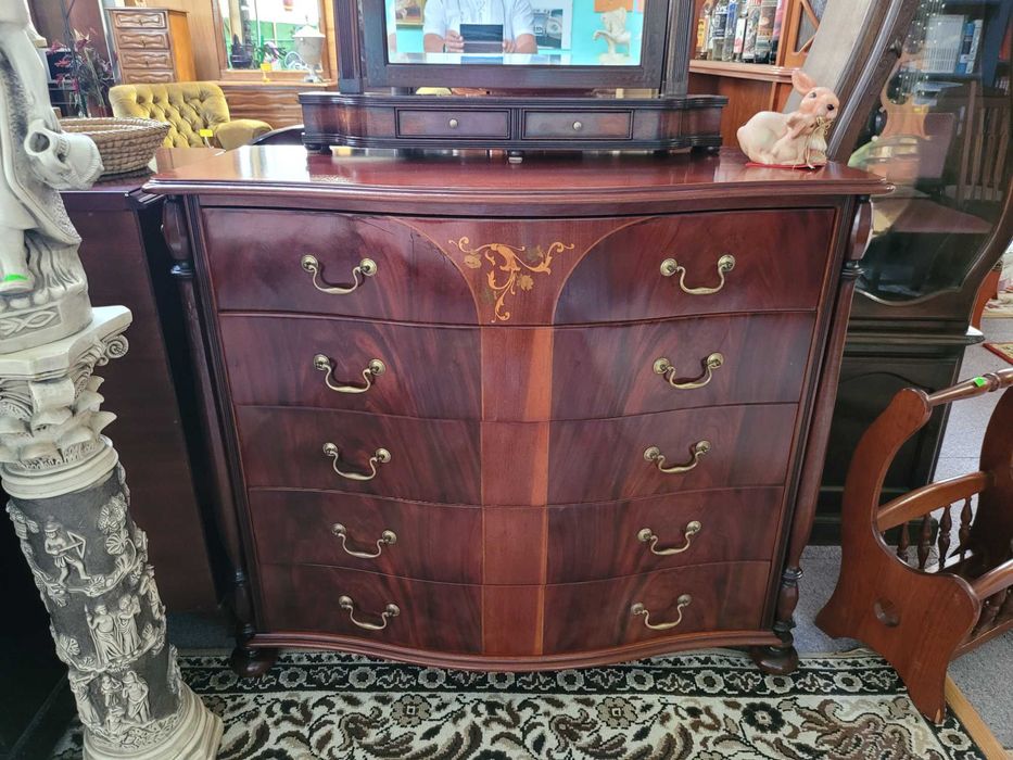 Imponente cómoda antiga com espelho - Muito bom estado geral